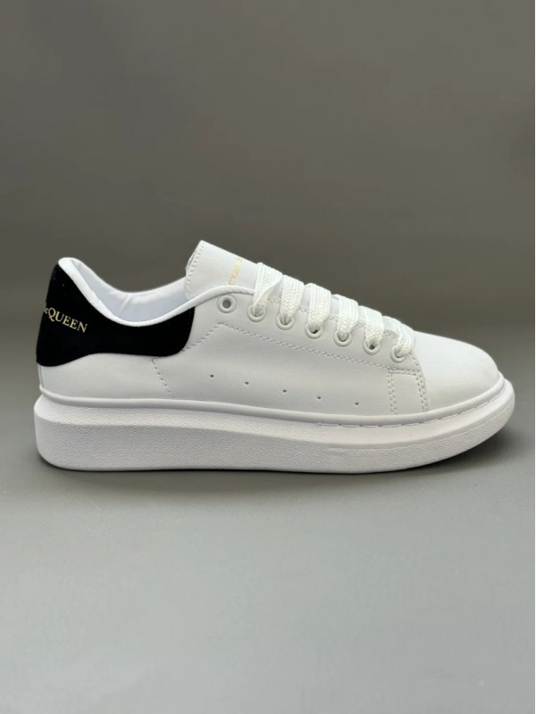 Alexander McQueen Beyaz Siyah Detay Alexander McQueen Beyaz Siyah Detay